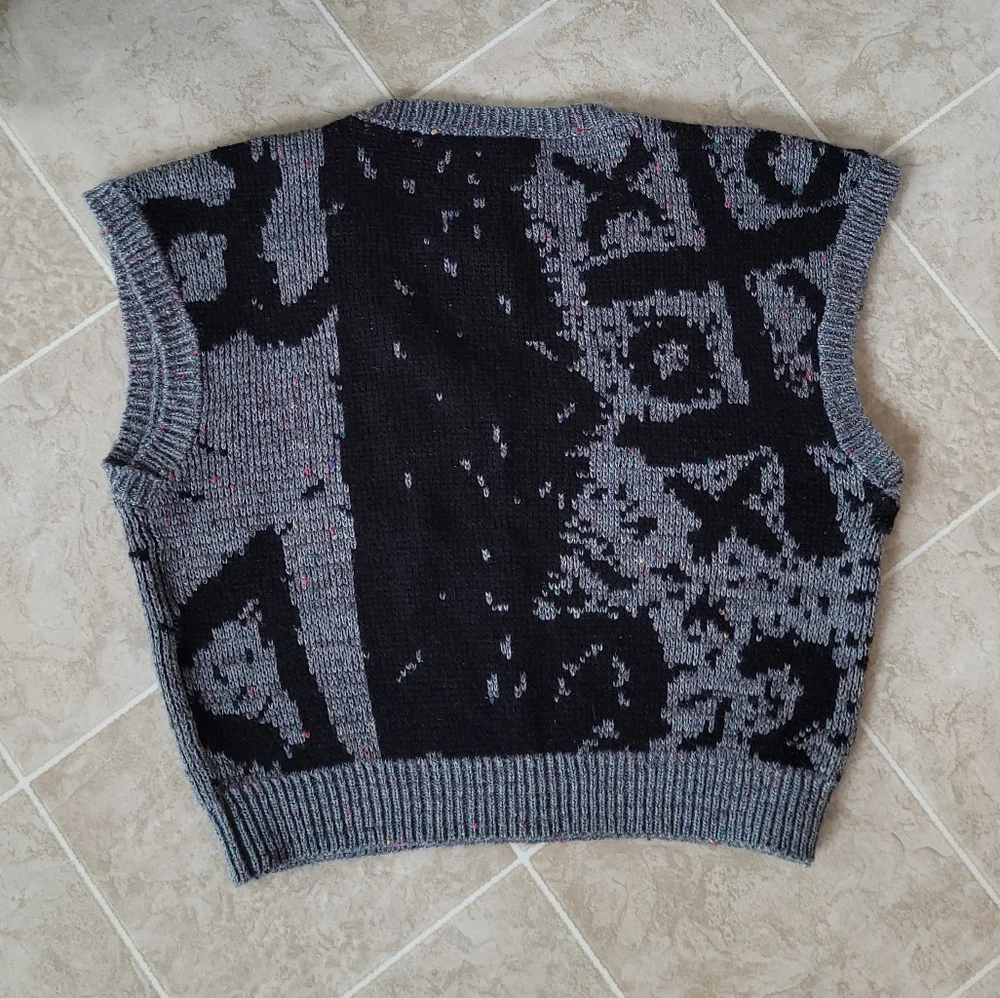 Vintage 80s Novelty Sweater Vest Tic-Tac-Toe Pattern - Picture 2 of 8